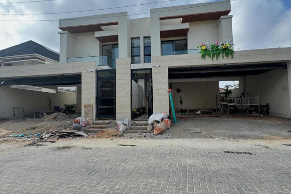 4 BEDROOM DUPLEX WITH SWIMMING POOL OLOGOLO LEKKI LAGOS