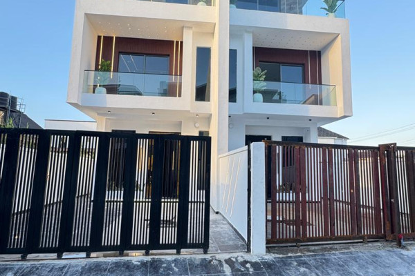 4 BEDROOMS TRIPLEX - AJAH, LEKKI LAGOS